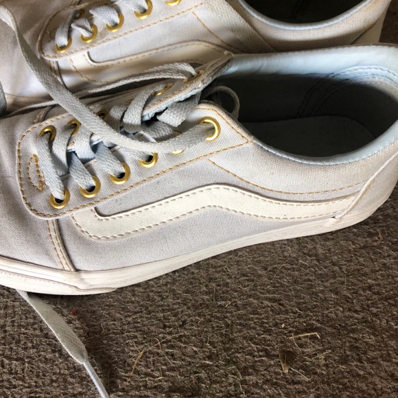 Vans - Picture 4 of 5